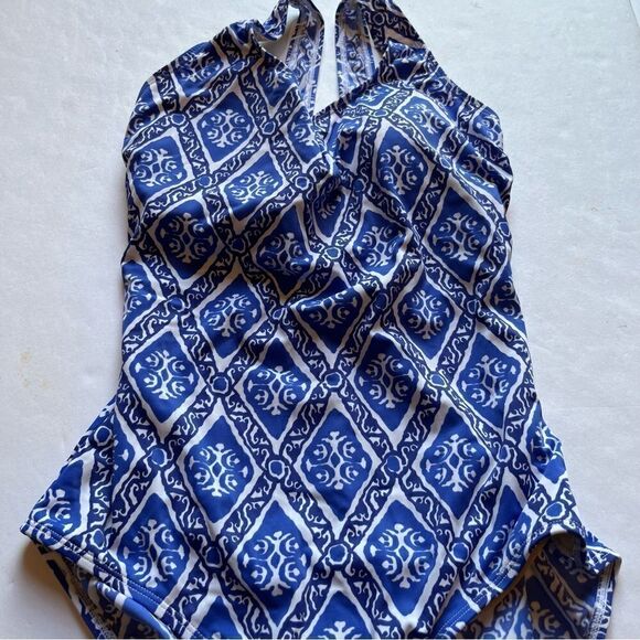 L.L. Bean Women's Sun Blocking One Piece Tank Swim Suit Blue/Wht Print 12 Long - Picture 13 of 13